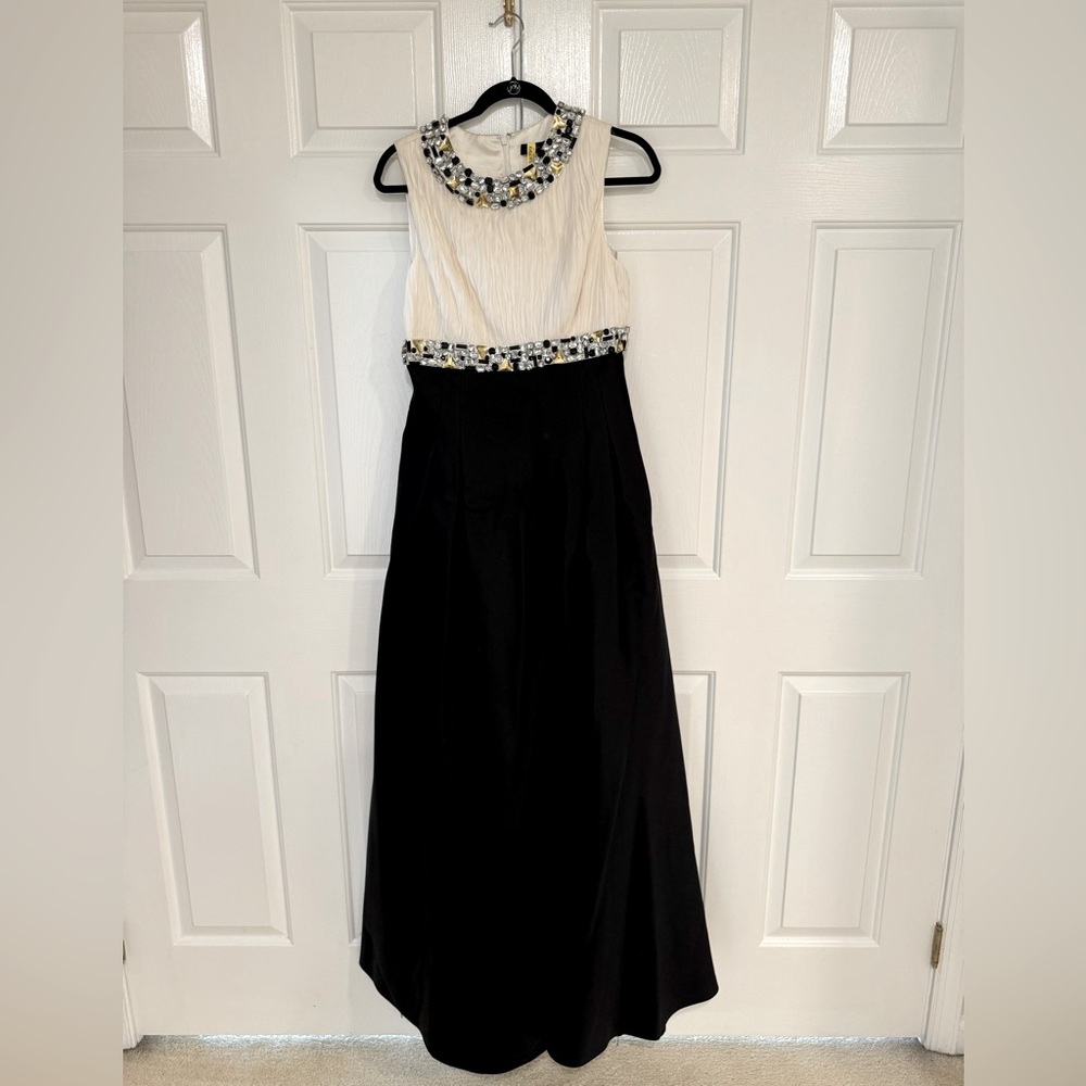 Carmen Marc Valvo Gown